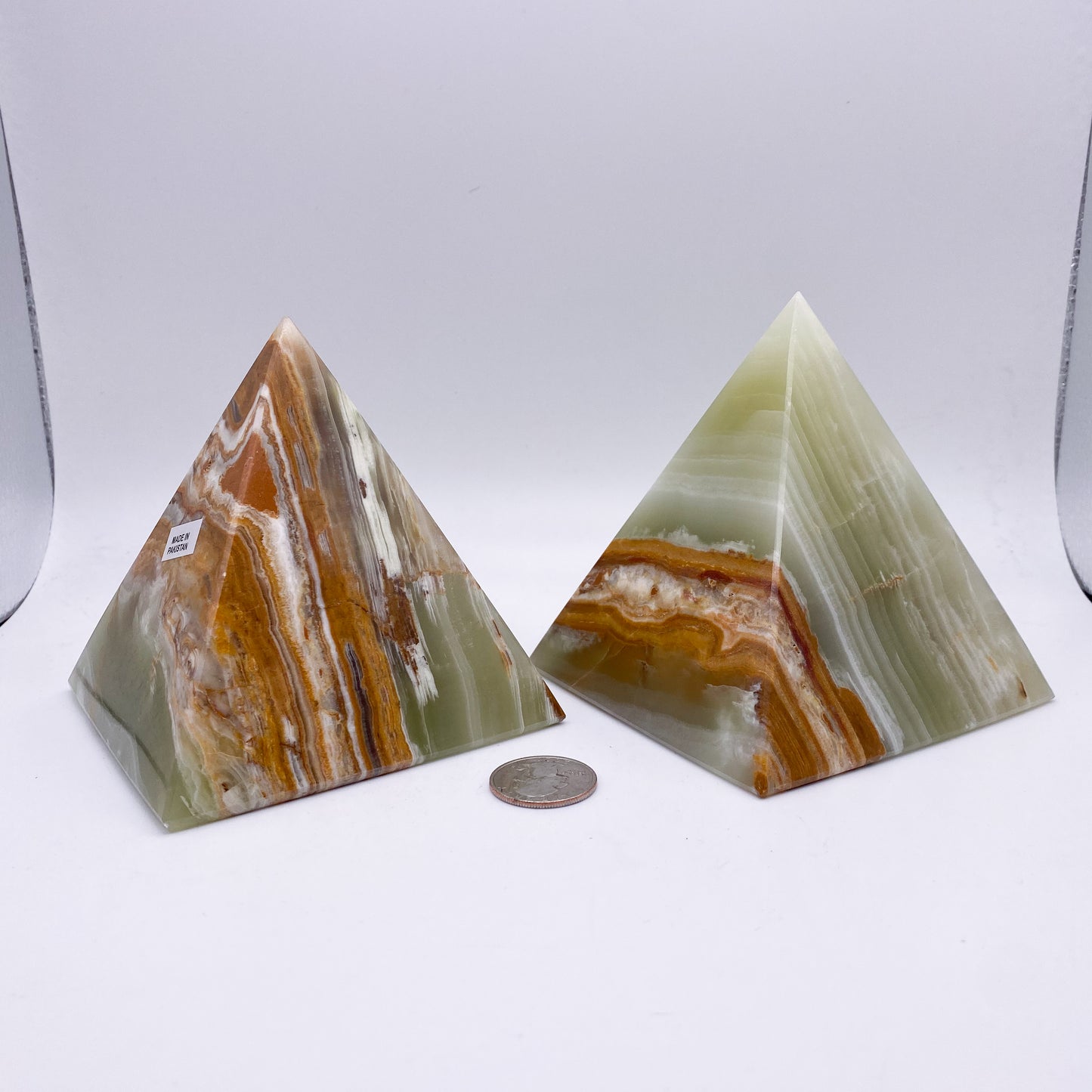 1.5-4 Inch Green Onyx Crystal Pyramid Crystal Home Décor